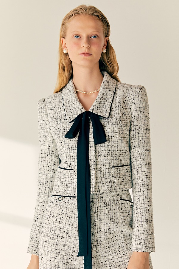 [전미도 착용]MARVELLA Classic collar detail cropped tweed jacket (Ivory&amp;Black)